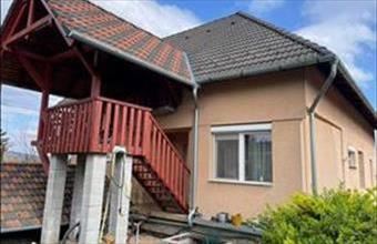 Eladó Pilisvörösvári családi ház hirdetés (33273632)