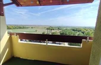 Eladó Pétfürdői panel lakás hirdetés (95972444)