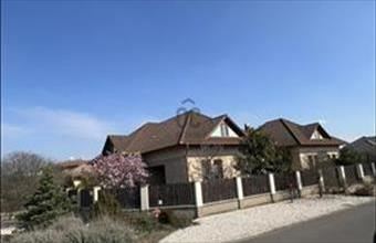 Eladó Debreceni ikerház hirdetés (38856429)