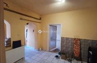 Eladó Csolnoki családi ház hirdetés (94391325)