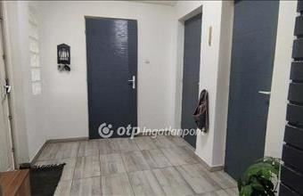 Eladó Tolnai családi ház hirdetés (36431351)