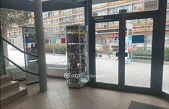 Eladó Veszprémi üzlethelyiség üzletházban hirdetés (24615363)