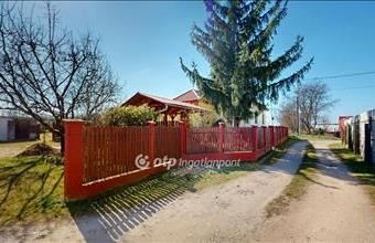 Eladó Nyírbátori családi ház hirdetés (94727423)