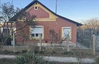 Eladó Tiszafüredi családi ház hirdetés (63332242)