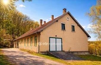 Eladó Ajkai családi ház hirdetés (92582357)