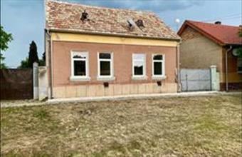 Eladó Pusztacsaládi családi ház hirdetés (89857719)