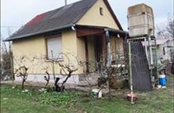 Eladó Szolnoki hétvégi ház hirdetés (97788728)