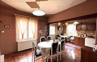 Eladó Úri családi ház hirdetés (73634971)