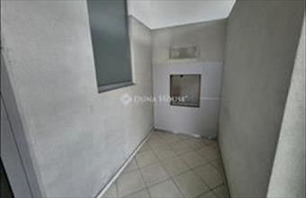 Kiadó Tatabányai üzlethelyiség üzletházban hirdetés (67546363)