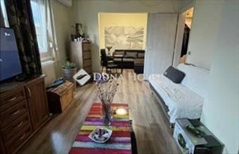 Eladó Pétfürdői panel lakás hirdetés (94552534)