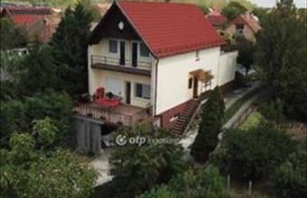 Eladó Taksonyi családi ház hirdetés (52393841)