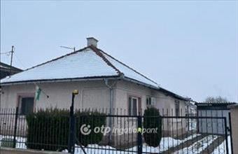 Eladó Ajkai családi ház hirdetés (27599567)