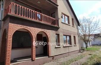 Eladó Jászberényi családi ház hirdetés (44559863)