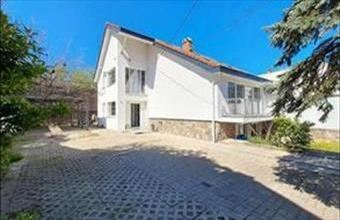 Eladó Budapest XV. kerületi családi ház hirdetés (37342245)