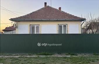 Eladó Poroszlói családi ház hirdetés (49676716)