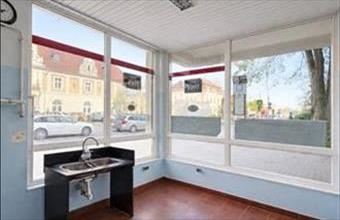 Eladó Tatai üzlethelyiség utcafronton hirdetés (56744359)