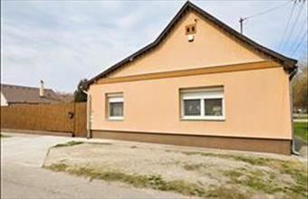 Eladó Kiskunhalasi családi ház hirdetés (79798399)