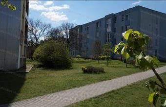 Eladó Pétfürdői panel lakás hirdetés (78249338)