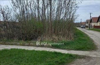 Eladó Nádudvari lakóövezeti telek hirdetés (99773937)