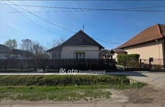 Eladó Nádudvari családi ház hirdetés (99574565)