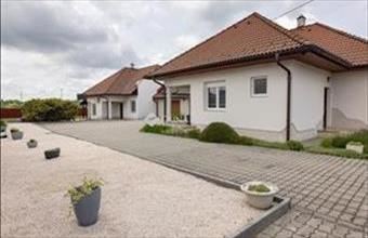 Eladó Nagykozári családi ház hirdetés (28334489)