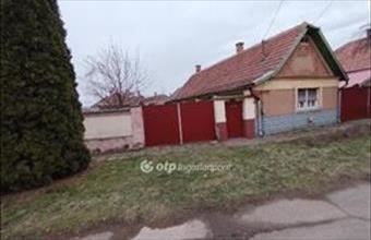 Eladó Jászberényi családi ház hirdetés (83835767)