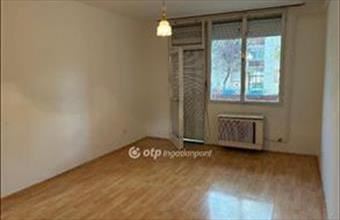 Eladó Békési panel lakás hirdetés (96752927)