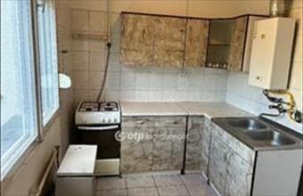 Eladó Békési panel lakás hirdetés (75138837)