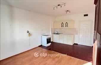 Kiadó Ajkai tégla lakás hirdetés (32557397)