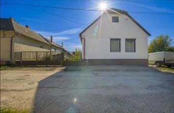 Eladó Fehérvárcsurgói családi ház hirdetés (46797713)