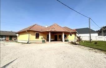 Eladó Győri családi ház hirdetés (78893854)