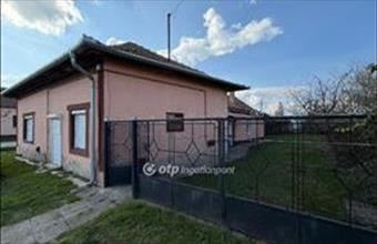 Eladó Komádi családi ház hirdetés (17626787)