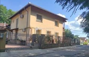 Eladó Úri családi ház hirdetés (36723529)