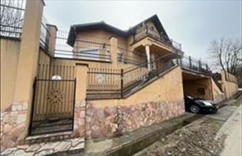 Eladó Úri családi ház hirdetés (76575331)