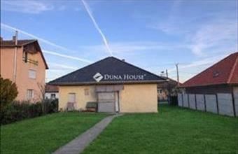 Eladó Úri családi ház hirdetés (14867343)