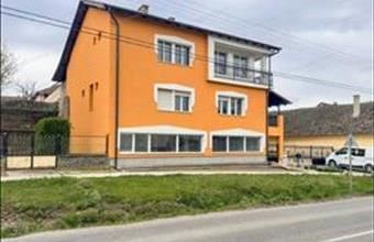 Eladó Császártöltési családi ház hirdetés (46753326)