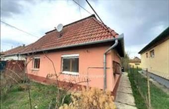 Eladó Szolnoki családi ház hirdetés (39333363)