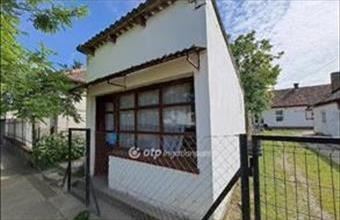 Eladó Törteli családi ház hirdetés (77647825)