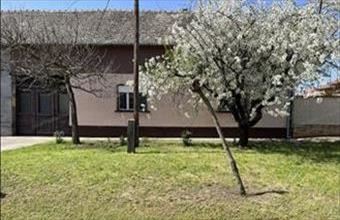 Eladó Kunbajai családi ház hirdetés (74391234)
