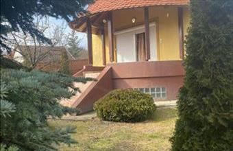 Eladó Balatonkenesei családi ház hirdetés (87733365)