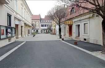 Eladó Keszthelyi üzlethelyiség üzletházban hirdetés (27239389)