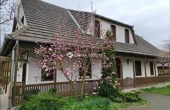 Eladó Kemencei családi ház hirdetés (22427546)