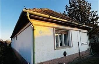 Eladó Tápiószecsői családi ház hirdetés (32434924)