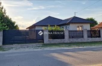 Eladó Szentmártonkátai családi ház hirdetés (57814472)