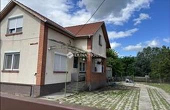 Eladó Dánszentmiklósi családi ház hirdetés (74858642)