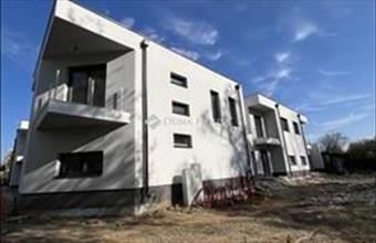 Eladó Nyíregyházai sorház hirdetés (34519543)