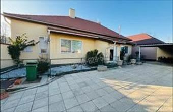 Eladó Komáromi családi ház hirdetés (22735442)