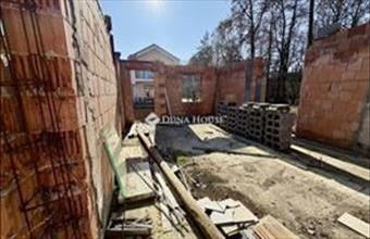 Eladó Szentendrei lakóövezeti telek hirdetés (66997434)