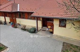 Eladó Tápiósági családi ház hirdetés (83442268)