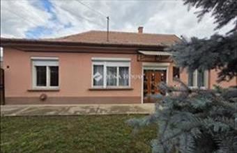 Eladó Törökszentmiklósi családi ház hirdetés (31461996)